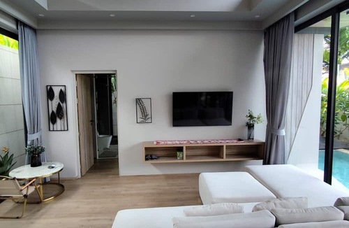 Ban Sakhu Villa | Stylish 2BR Naiton Aileen Villa w/Private Pool