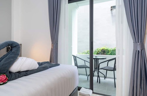 Kata Hotel | Thawalai Inn, Kata Beach
