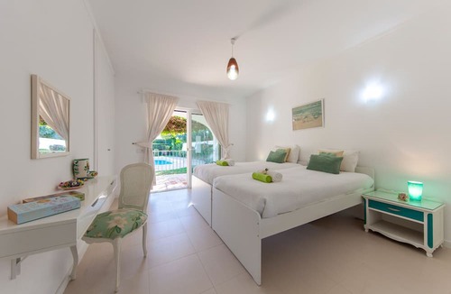 Olhos D'Agua Villa | Villa Blue Bay