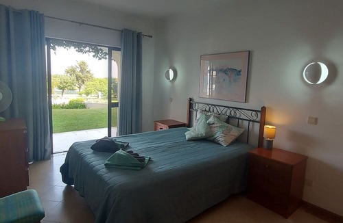 Areias de Sao Joao Hotel | Jeannies Oura Estrela Apartamentos