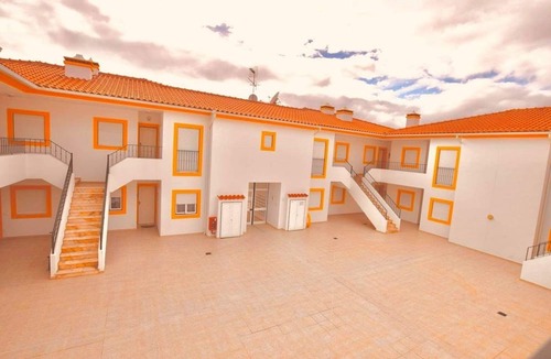 Vale de Carro Apartment | Sunrise view family ,swimming pool with close to beach !