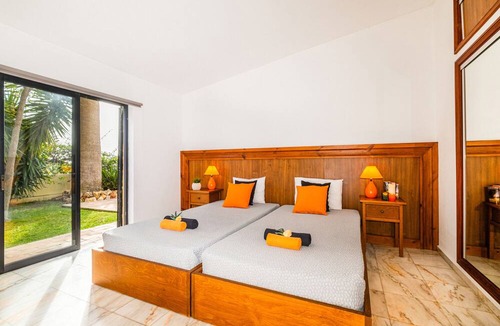 Montechoro Villa | Villa Bantayan