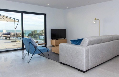 Olhos D'Agua Apartment | Panoramic N Apartment | Rooftop Pool & Sea View & BBQ