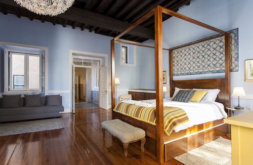 Encarnacao Apartment | Big Chiado Terrace up to 22 guests by Central Hill