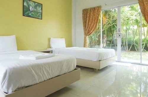 Chalong House | Forest Bungalows & Mama's Restaurant