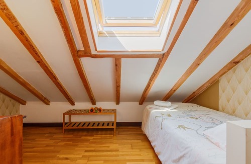 Encarnacao Apartment | Holiday Apartment "Atalaia Duplex" with Balcony & Wi-Fi
