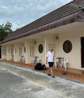 Don Sak Hotel | บ้านศรีสุธรรม3 Baansrisutham 3
