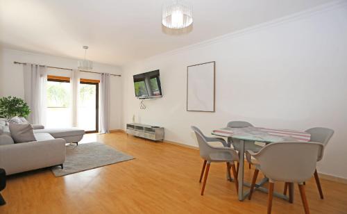 Lagos Apartment | B84 - Lagos Urbe Holiday Apartment