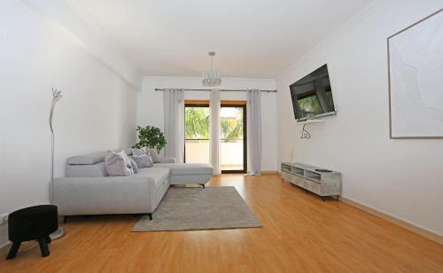 Lagos Apartment | B84 - Lagos Urbe Holiday Apartment