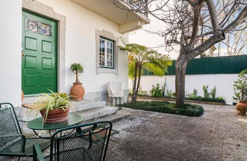 Parede Villa | Myhomereservation Charm Villa in Parede - 5mn da Praia