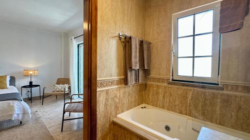 Mosqueira House | Mosqueira - Private Pool - 8 Guests - Albufeira