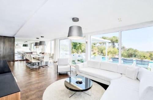 Estoi Villa | Villa Casa do Lago by Interhome