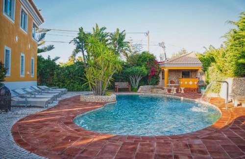 Albardeira Apartment | Apartment with pool and Meia Praia beach access