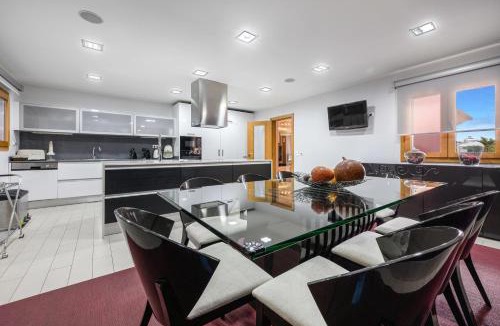 Cascais Villa | Elyra Cascais - Private Luxury Villa with Spa, Cinema & Gym