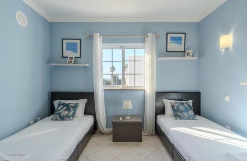 Correeira Villa | #343 Villa w Pool & Jacuzzi Luxury Stay