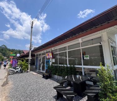 Khlong Sok Hostel | Bingo Hostel Khao Sok