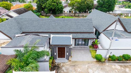 Chalong Villa | summer stay pool villa