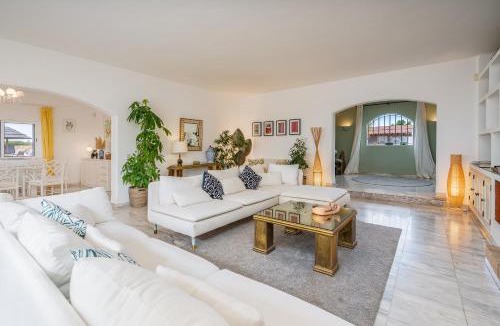 Lagos Apartment | Spacious villa with sea view, tennis & golf garden #1963