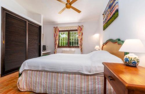 Ferrarias Villa | Villa Casa dos Sobreiros - Golden triangle - fully private 4 Bedroom villa 300 M2 - private pool - 1 hectare sculpted garden -WiFi and Air conditioning - Great for families