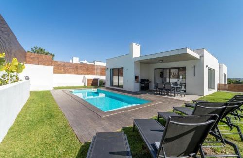 Espartal Villa | As Andorinhas - Walking distance to Monte Clerigo and Amoreira beaches
