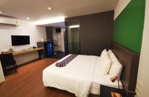 Khlang Hotel | Mandy Nok Hotel