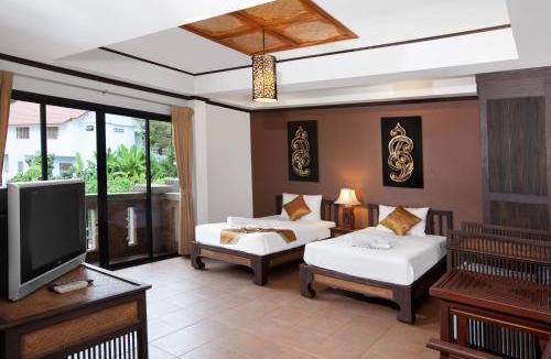 Nanai Road Hotel | Seeka Boutique Resort - Relaxing Stay - Balcony, Pool & Near Beach