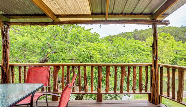 'cedar Falls Cabin 5': 1/2 Mile to Turner Falls in Davis