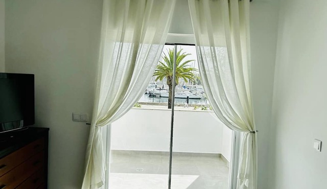 Studio apt With Spectacular Views of Lagos Marina in Lagos