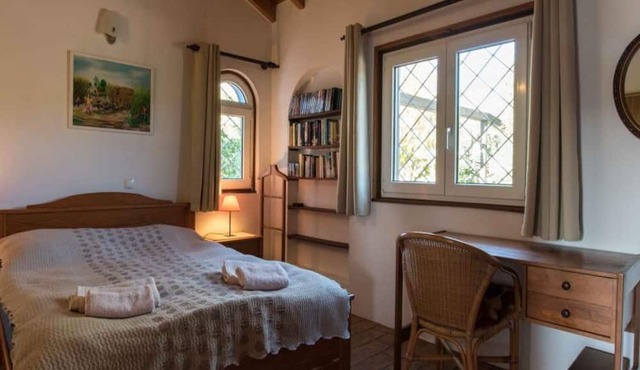 Secluded tranquil villa with private pool in magnificent setting; and Wifi