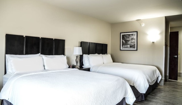 Lucille's Hotel, Restaurant, & Bar in Weatherford