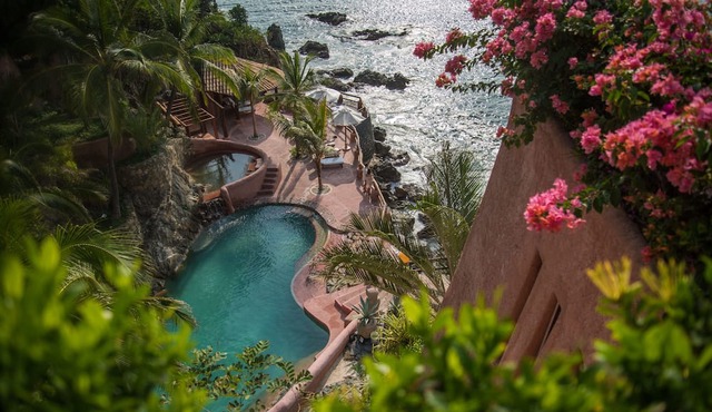 La Casa Que Canta in Zihuatanejo