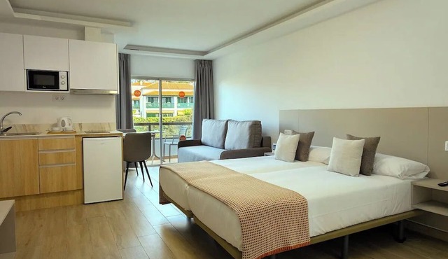 Ocean View Room w/Balcony | Tropical Vibes in Puerto de la Cruz in Puerto de la Cruz