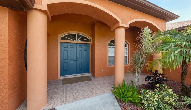 Saltwater Lifestyle in Florida Paradise! Boating Canal/Pool Home! in Port Charlotte