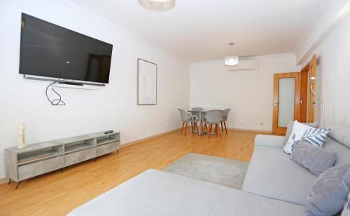 B84 - Lagos Urbe Holiday Apartment