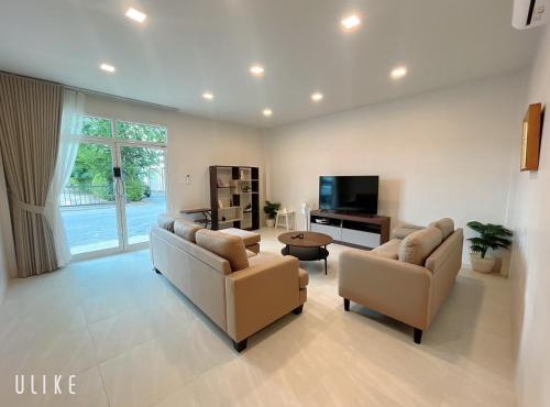 ApoHouse36 Minimalist townhome near Phuket Old Town